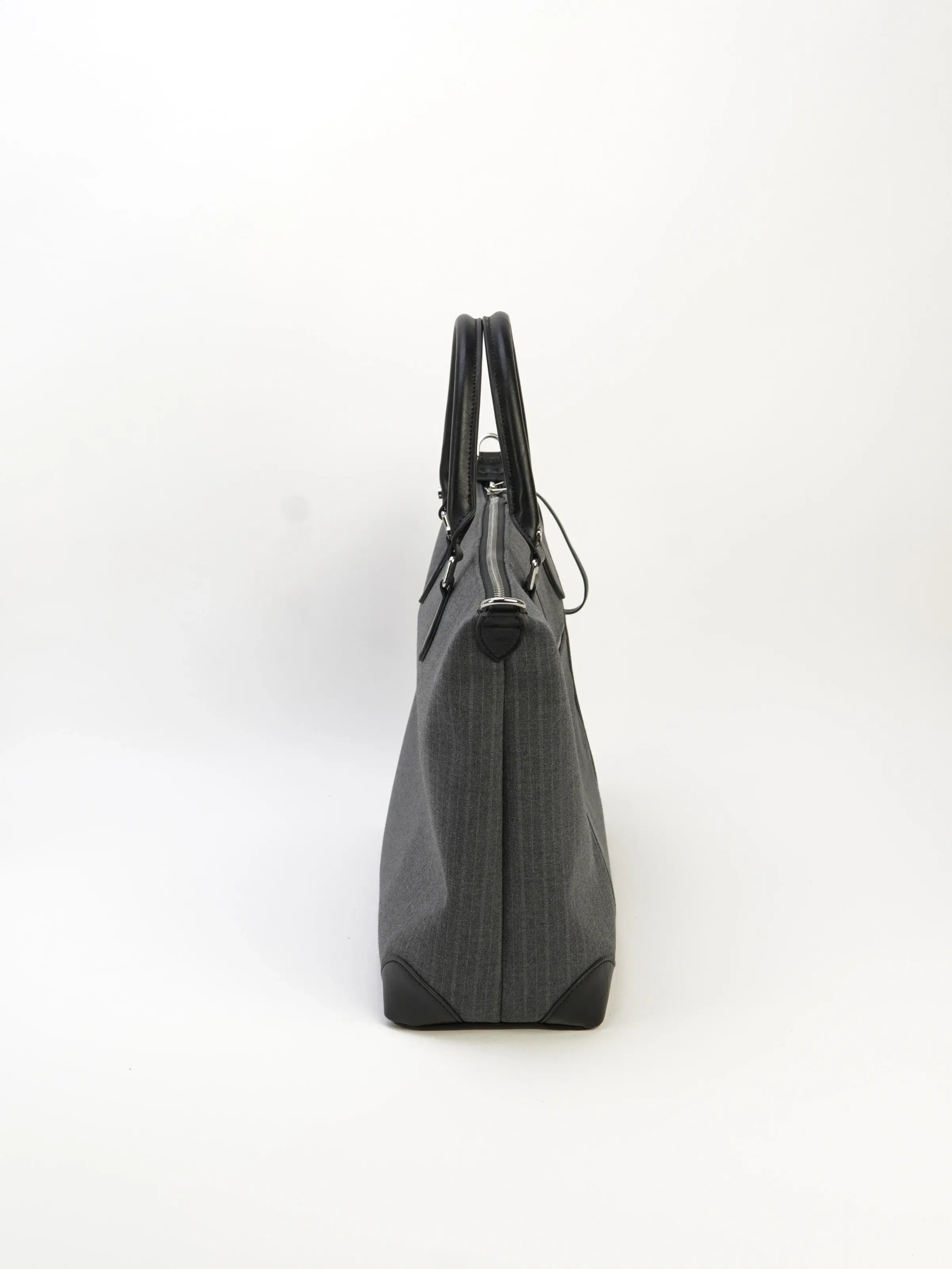 Ellis gray zip tote bag from the side